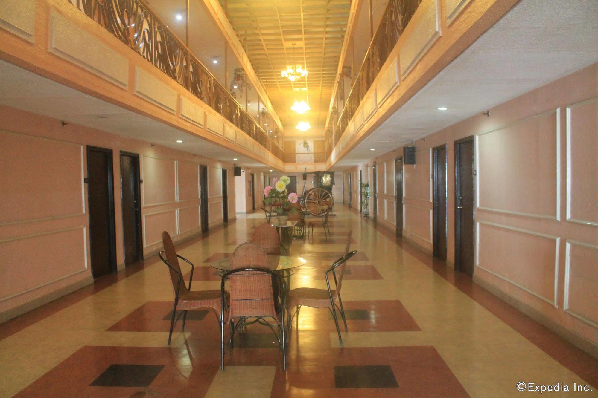 Taft Tower Hotel Manilla Buitenkant foto