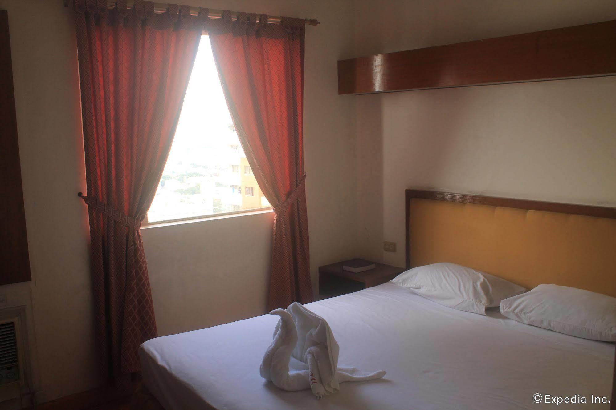 Taft Tower Hotel Manilla Buitenkant foto