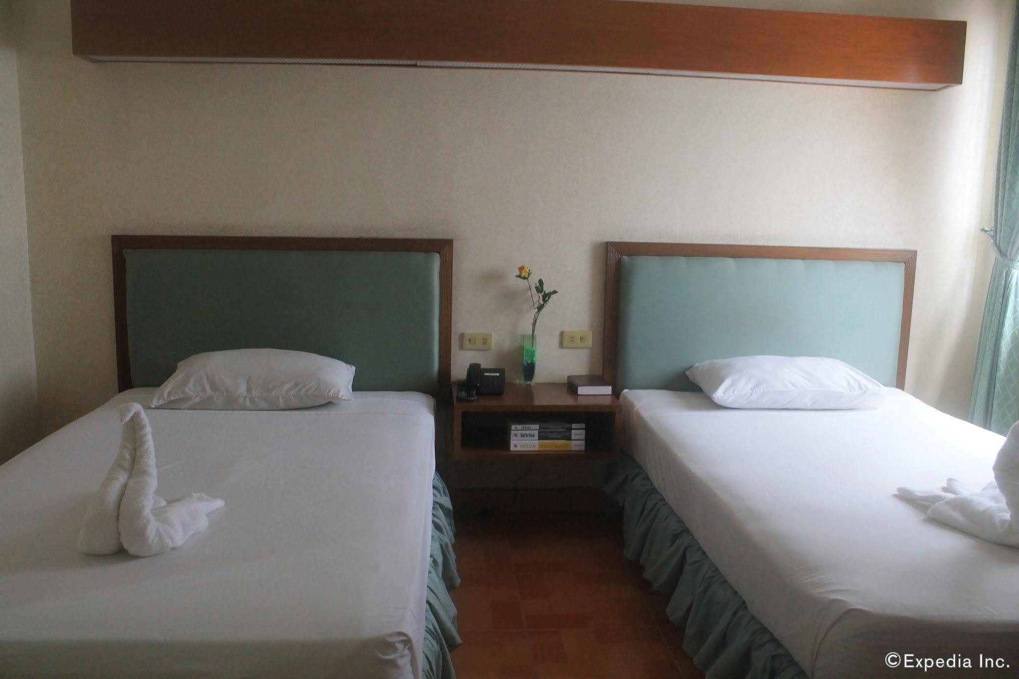 Taft Tower Hotel Manilla Buitenkant foto